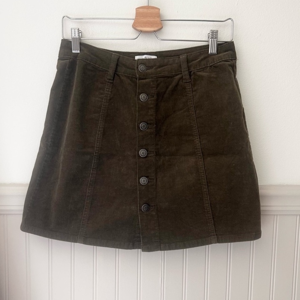 YMI Size 7/28 Stretchy Olive Green Button-Front Corduroy Skirt